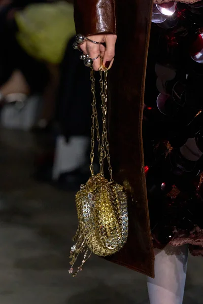 Look 53